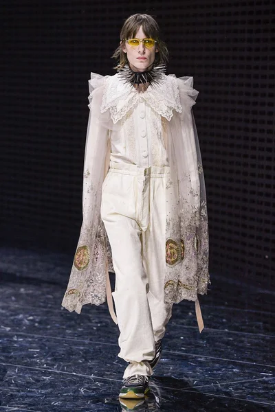 Look 53